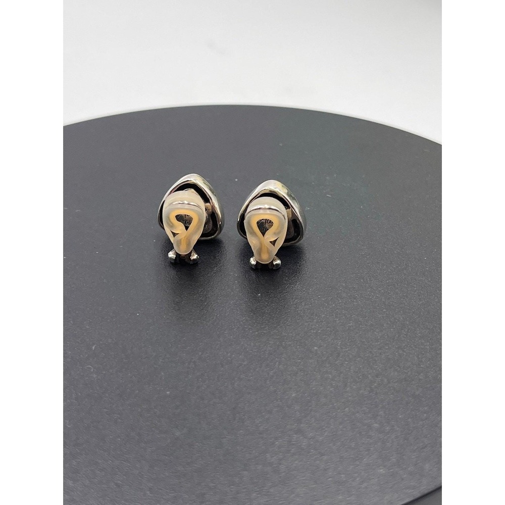 Alisa Italian Designer Sterling .925 & 18K Gold Ribbed Triangle Clip-On Earrings - Picture 8 of 8